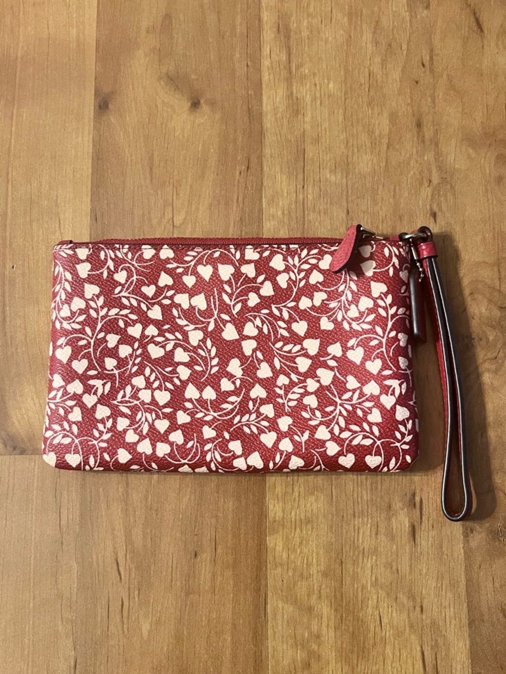 Coach Limited Edition Valentine’s Day Red and White Floral Wristlet - Picture 2 of 10